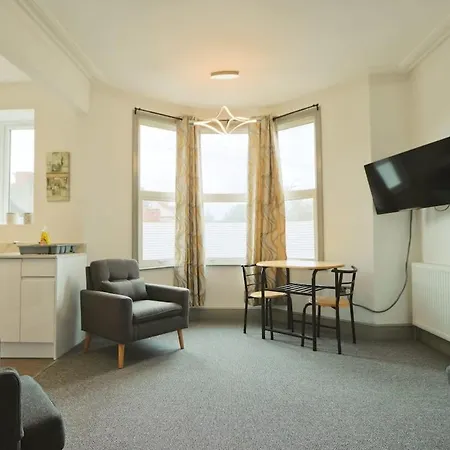 Winchester Two Bedroom Property In Brislington Bristol Exterior photo