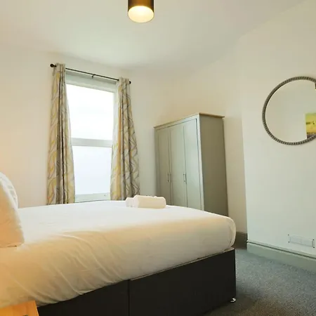 Winchester Two Bedroom Property In Brislington Bristol Exterior photo