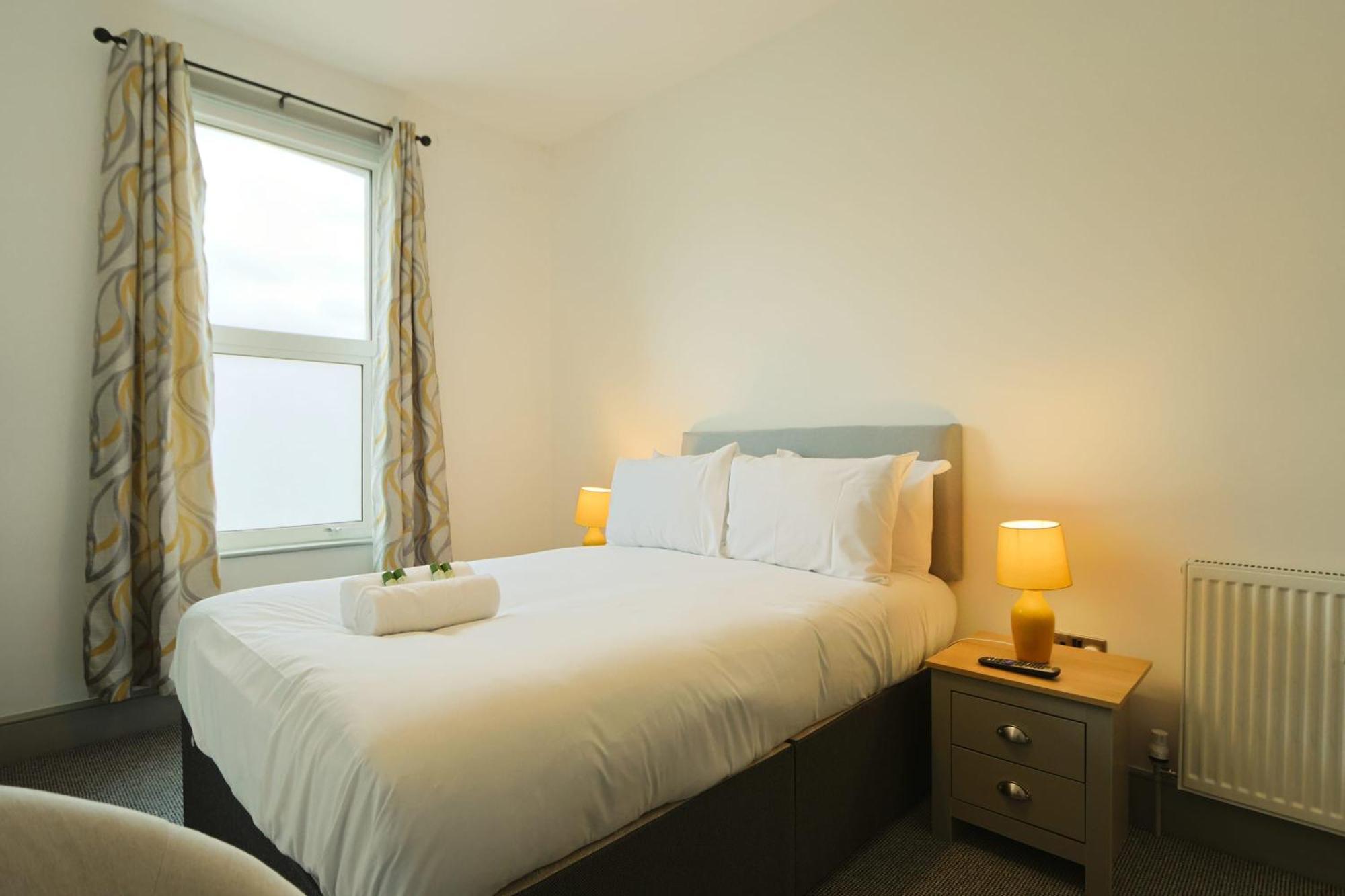 Winchester Two Bedroom In Brislington Apartment *