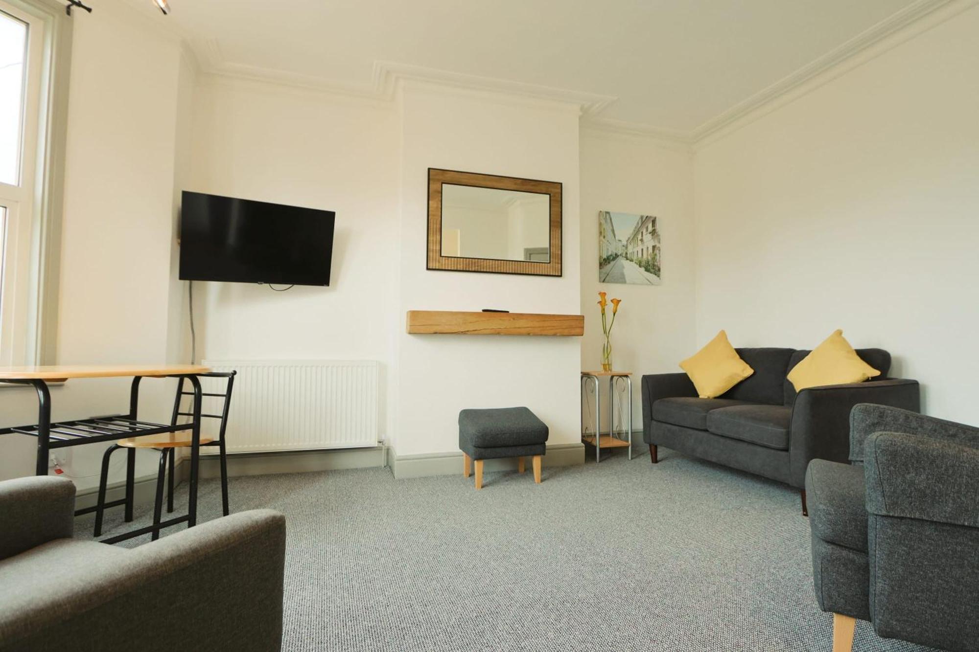 Winchester Two Bedroom In Brislington *